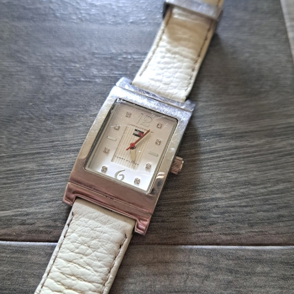 Tommy Hilfiger women's watch white band *needs new battery * - Picture 1 of 6